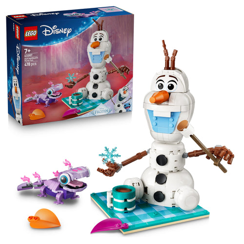 LEGO Disney Frozen Picknickspass mit Olaf und Bruni Bauset 43287, Schneemann- und Salamanderfigur auf Picknickdecke