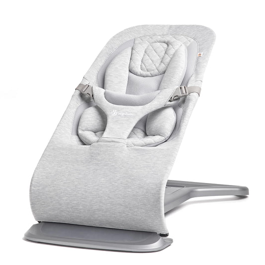 Ergobaby 3-in-1 Evolve Bouncer Babywippe - Light Grey. Hellgraue, ergonomische Wippe, die Babys vom Neugeborenen bis zum Kleinkind unterstützt.