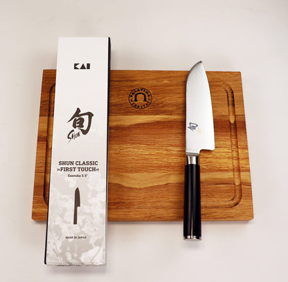 Kai Shun Classic Damastmesser Set DM-0727 – Santoku 14cm + Eichenbrett