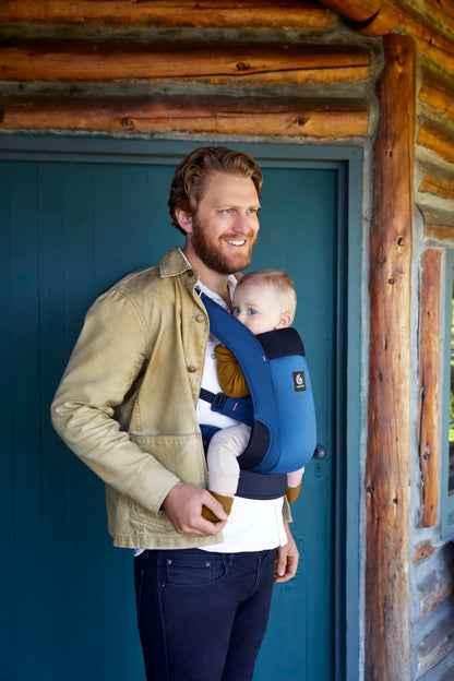 Ergobaby Away Babytrage 2-Positionen für Reisen – Midnight Blue
