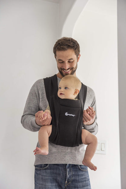 Ergobaby Embrace Babytrage - Neugeborene, Pure Black