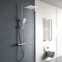 YOOZENA Duschsystem Komplettset mit Thermostat – Regendusche. Chromfarben, mit Handbrause. Thermostat regelt die Wassertemperatur präzise.