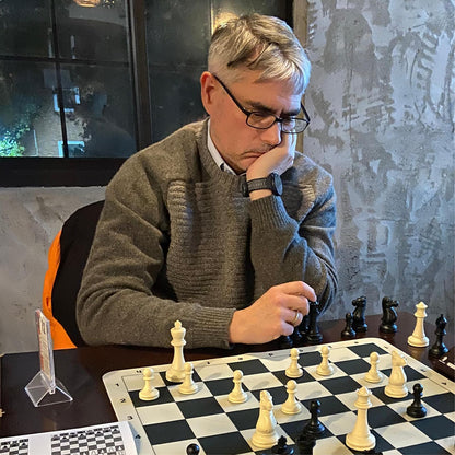 A&A Turnier-Schachspiel mit Silikon-Schachbrett und Staunton-Figuren