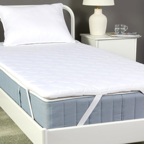 Amazon Basic Matratzenauflage Schaumkern 6cm - 120x200cm Weiss, weiße Schaumstoffplatte erhöht Liegekomfort und schont die Matratze.