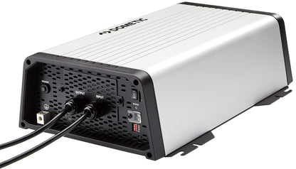 DOMETIC Sinepower DSP 1824T Sinus-Wechselrichter - 1800W 24V, schwarzer Quader. Wandelt 24V DC in 230V AC für Geräte.