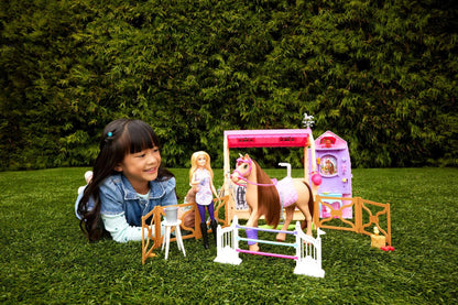 Barbie Spielzeugstall-Spielset mit Puppe, Pferd & Zubehör JDN43