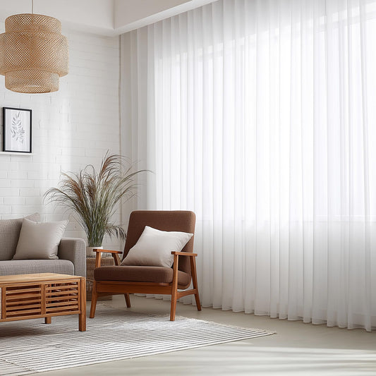 PONY DANCE Extra Breite Voile Gardine - Weiss, 750x245 cm. Weißer Voile-Stoff, halbtransparent zur Lichtfilterung an Fenstern oder Raumteilung.