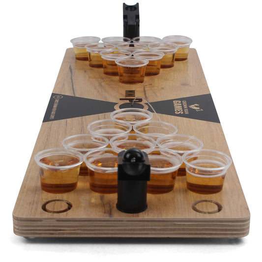 Grown Man Games Mini Beer Pong – Trinkspiel Tischspiel Set: Miniatur-Tisch mit roten Bechern und Bällen für Beer-Pong-Trinkspiel.