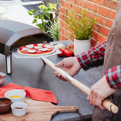 Chef Pomodoro Pizzaschieber perforiert, Aluminium mit Holzgriff