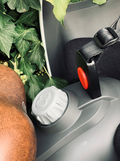 HAMAX Caress Kinderfahrradsitz mit Trägeradapter rot/schwarz