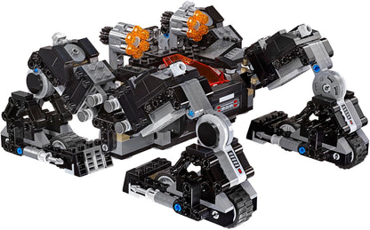 LEGO Super Heroes 76086 Knightcrawlers Tunnel-Attacke Bausatz. Klemmbausteine bilden dunkles Fahrzeug und Tunnelszene zum Nachspielen.