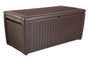 Keter Sumatra Auflagenbox & Kissenbox, braun. Sie bietet 511 L Stauraum für Gartenauflagen und Kissen.