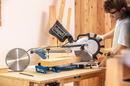 Scheppach HM254SPX Kappzugsäge 2200W - inkl. 2. Blatt & Untergestell