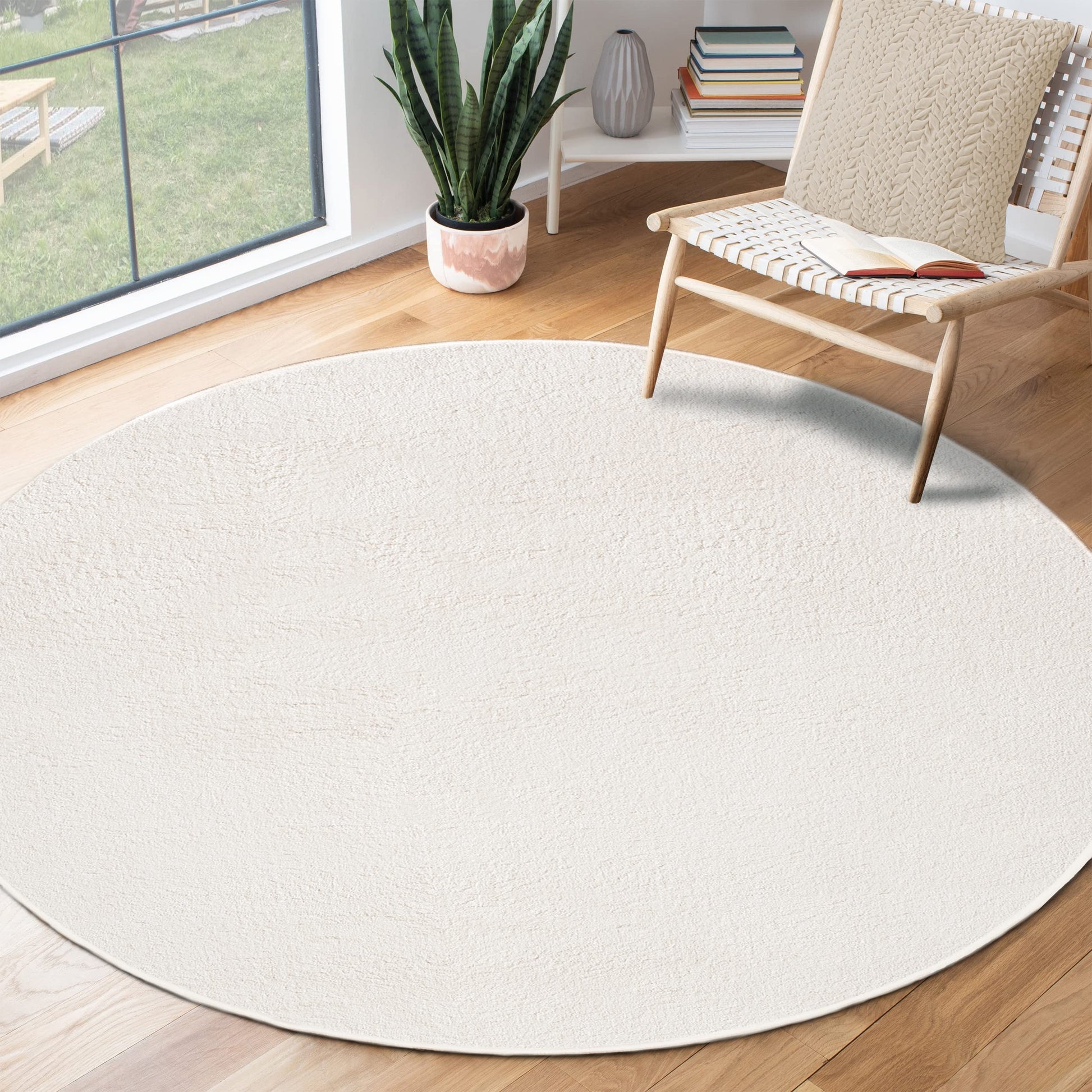 the carpet Relax Kurzflor Teppich Felloptik Creme rund 200 x 200 cm für Wohnzimmer und Schlafzimmer