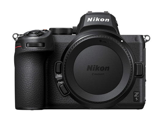 Nikon Z 5 Spiegellose Vollformatkamera mit 4K UHD Video. Schwarzes Gehäuse für hochauflösende Fotos und 4K-Videos.