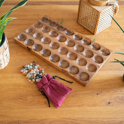 LOGOPLAY Hus Mancala Steinchenspiel aus Samena-Holz mit Edelsteinen