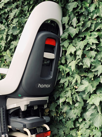 HAMAX Caress Kinderfahrradsitz mit Trägeradapter rot/schwarz