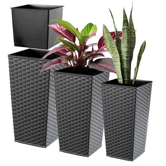KADAX 3er Set Pflanzkübel mit Innentopf – Grafit Rattan H 57-75 cm. Grafitfarben, Rattan-Optik, mit Innentopf zum Pflanzen von Gewächsen.