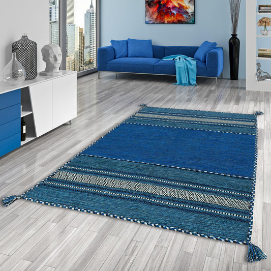 Navarro Natur Teppich aus Baumwolle im Kelim-Stil - Blau: Blauer Teppich im Kelim-Stil zur Bodendekoration.