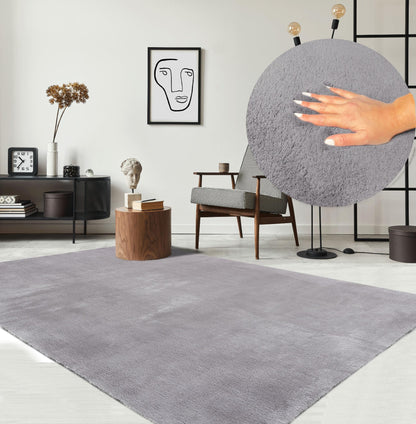 the carpet Relax Kurzflor-Teppich in Felloptik, Grau, 200 x 280 cm, waschbar, rutschfeste Unterseite